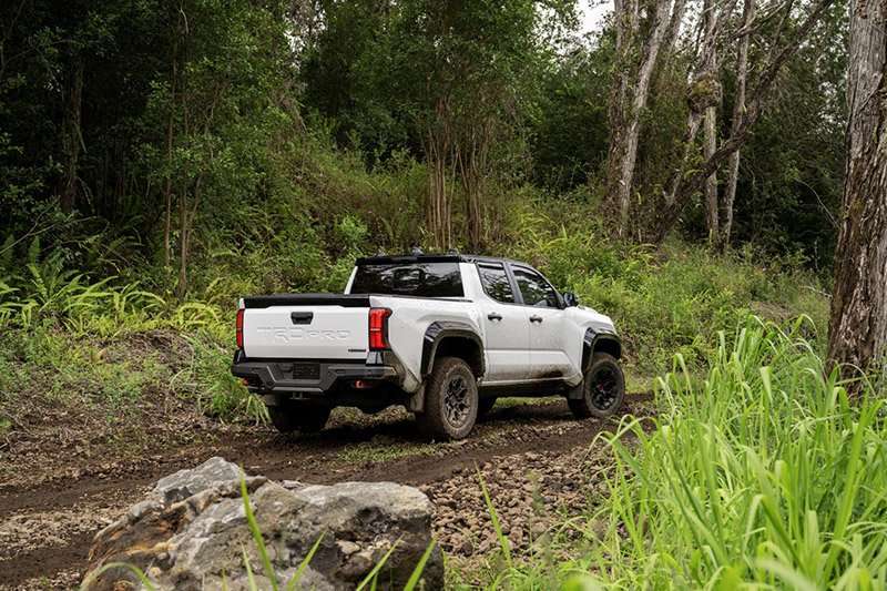 Toyota Tacoma 2024 trasera