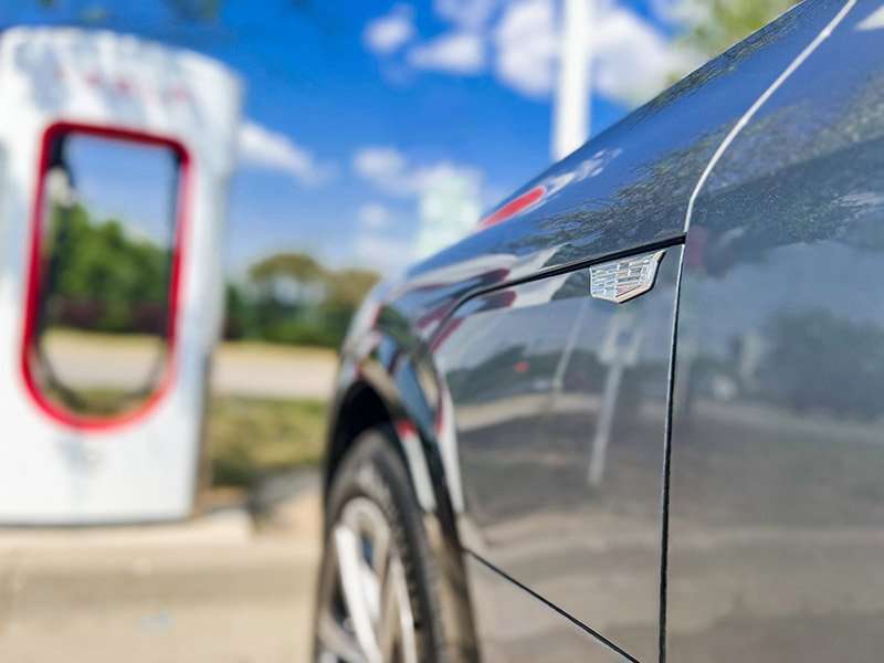 GM Supercargadores Tesla