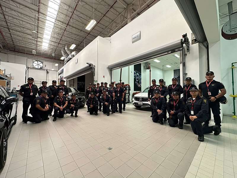 Mercedes-Benz cursos Bomberos