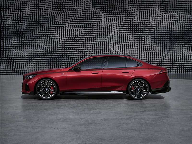 Accesorios BMW M Performance para BMW Serie 5 Sedán y BMW i5 lateral