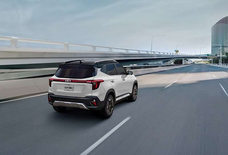 Kia Seltos 2024 atras