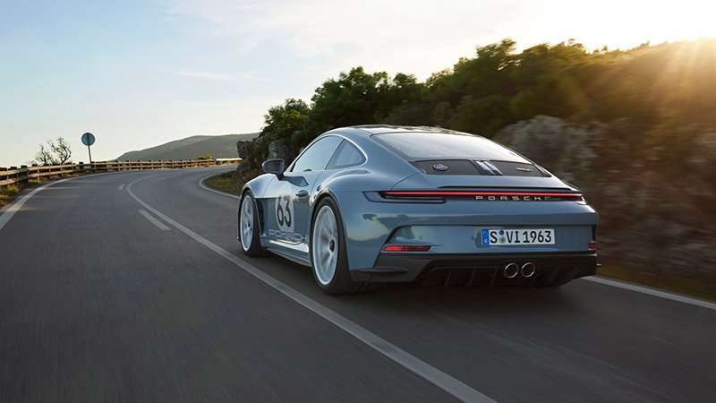Porsche 911 S/T atras