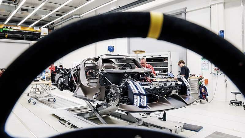 Porsche Mission X interior desarrollo