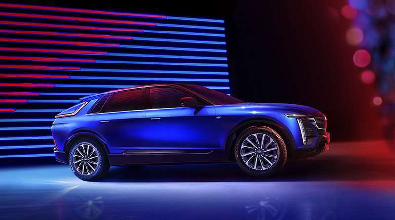Cadillac LYRIQ 2024 Mexico costado