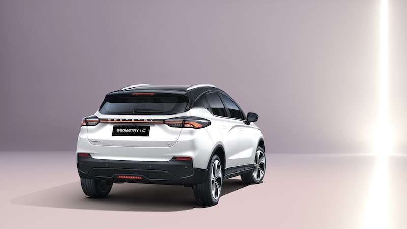 Geely Geometry C 2024 atras