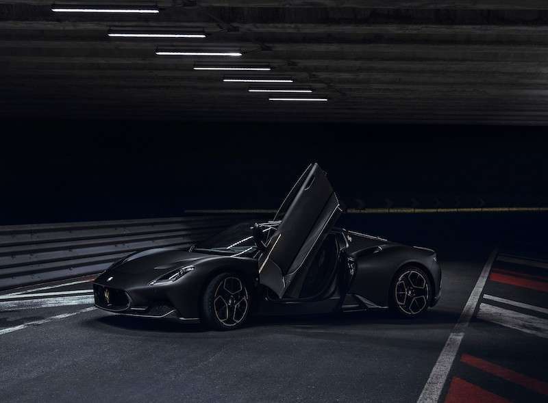 Maserati MC20 Notte puerta