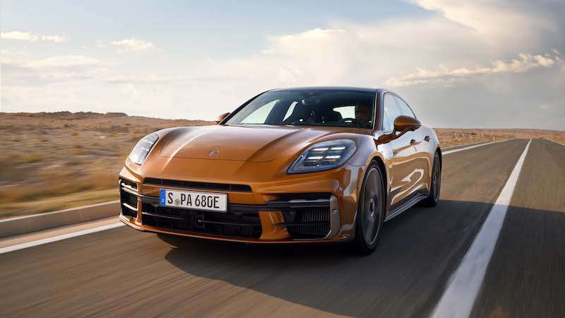 tercera generación del poderoso Porsche Panamera frente