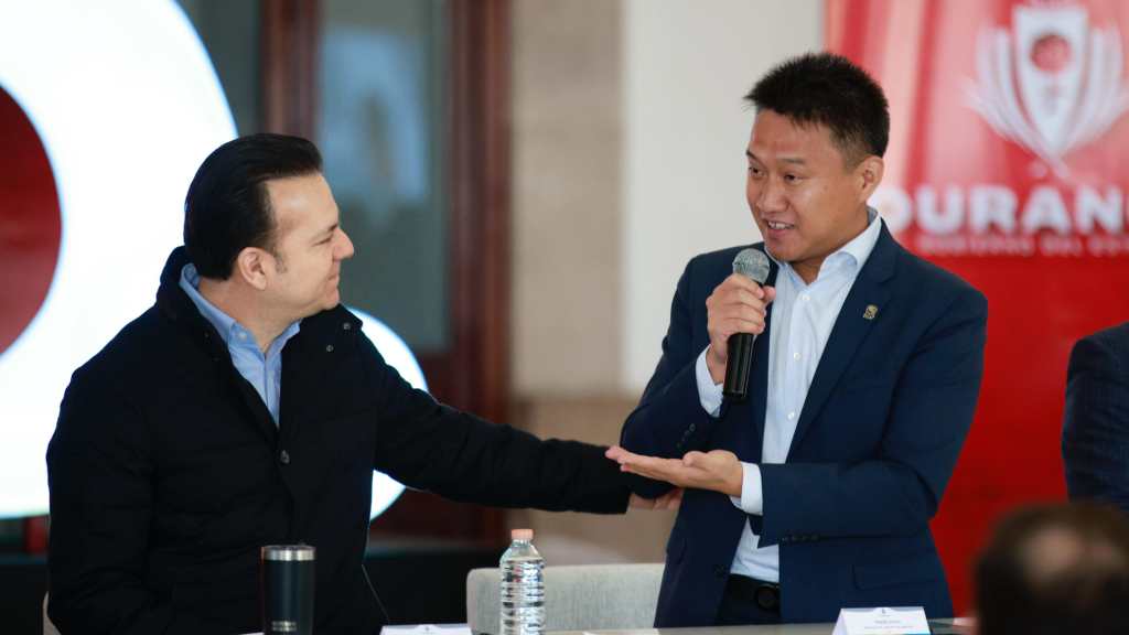 SIMON ZHAO PRESIDENTE SOLAREVER SEV