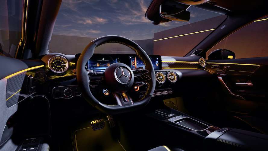 Mercedes-AMG A 45 S 4MATIC+ Edicion Limitada interior