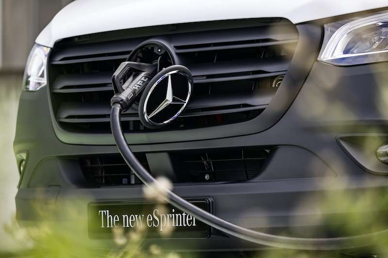 Mercedes-Benz eSprinter 2024 cargador