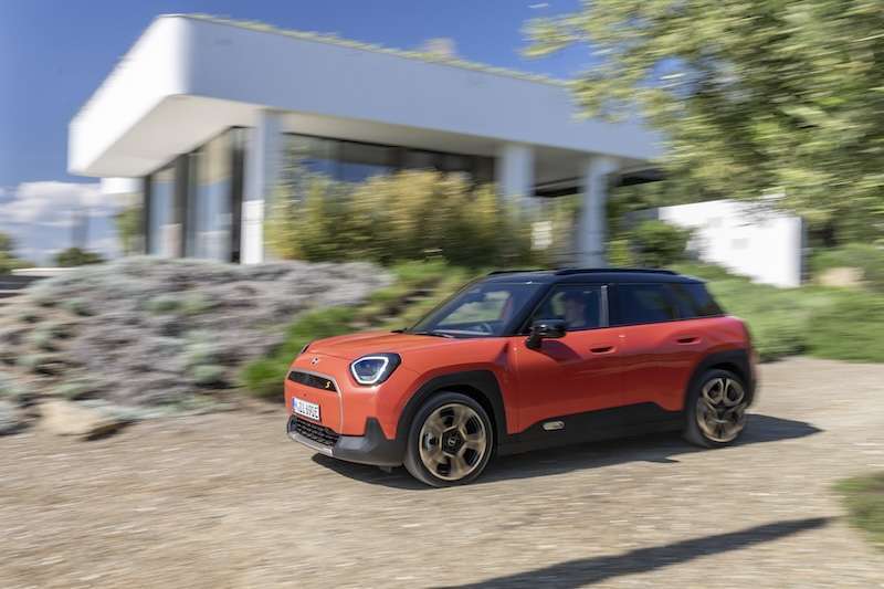 MINI Aceman costado