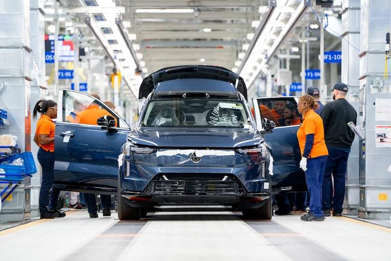 Volvo-EX90-SUV-produccion