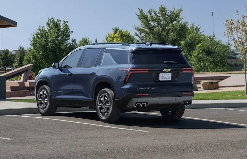 Chevrolet Traverse 2024 trasera